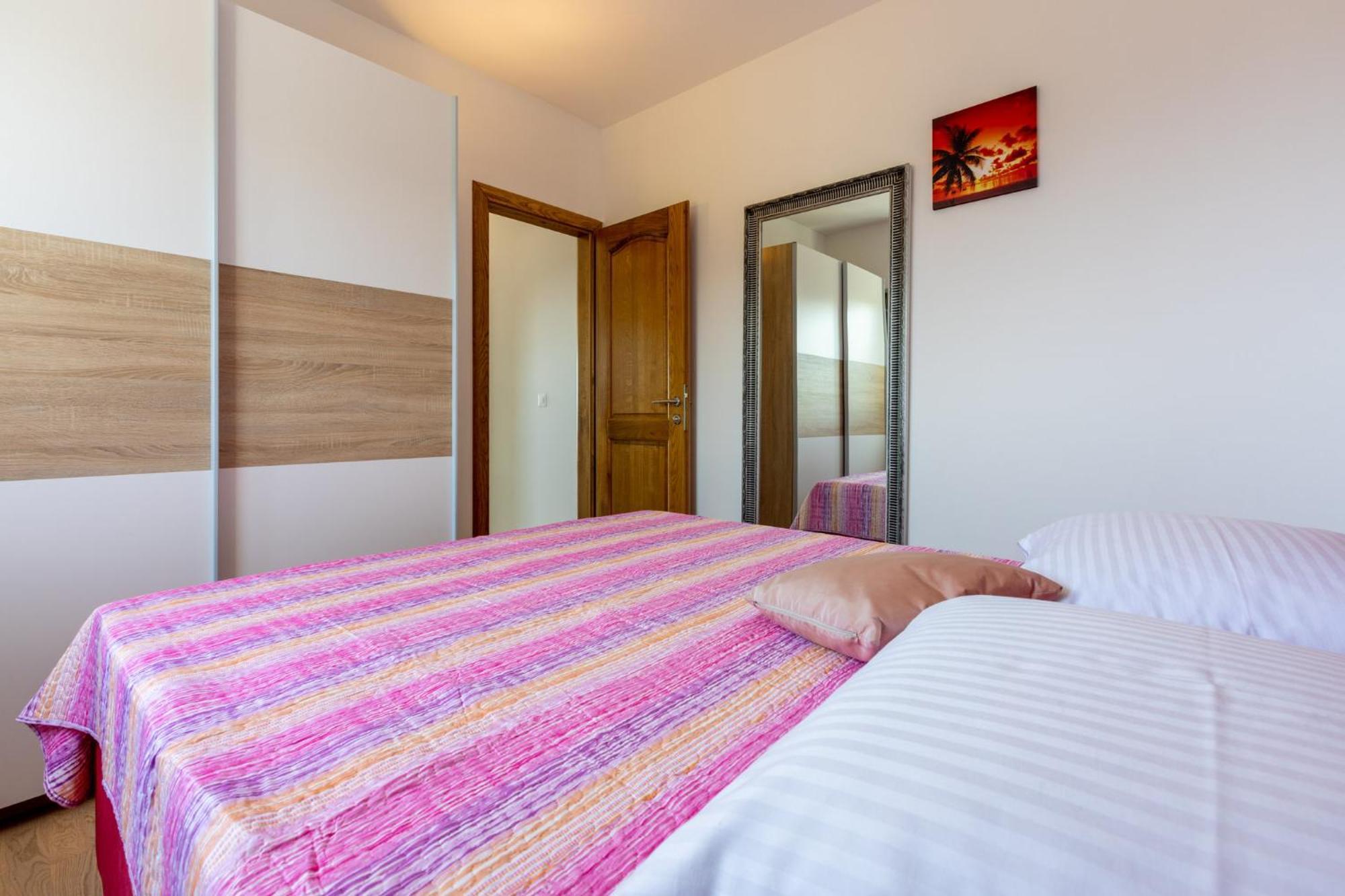 Apartments Sunshine D ซริกเวนิซา ภายนอก รูปภาพ