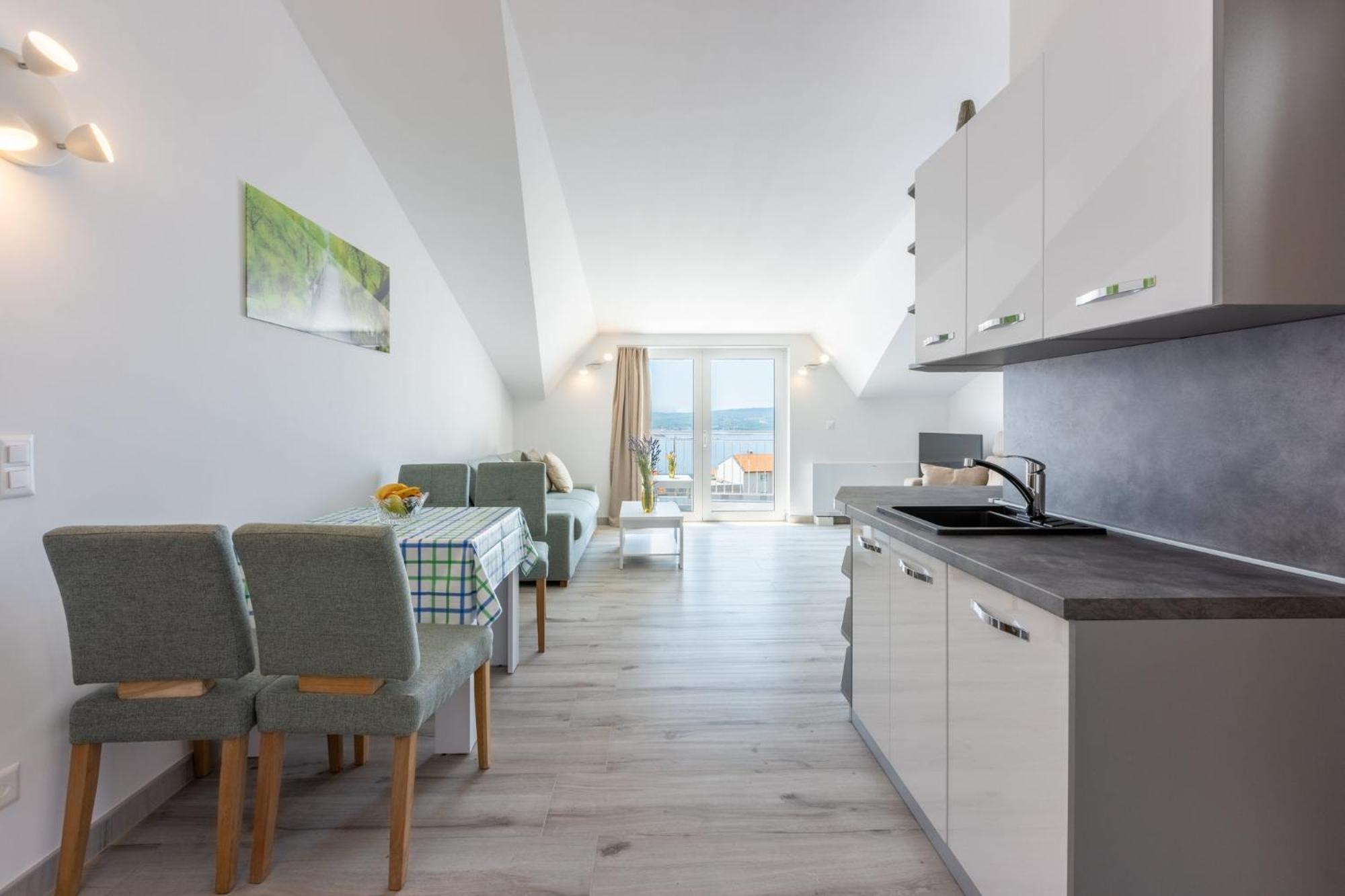 Apartments Sunshine D ซริกเวนิซา ภายนอก รูปภาพ