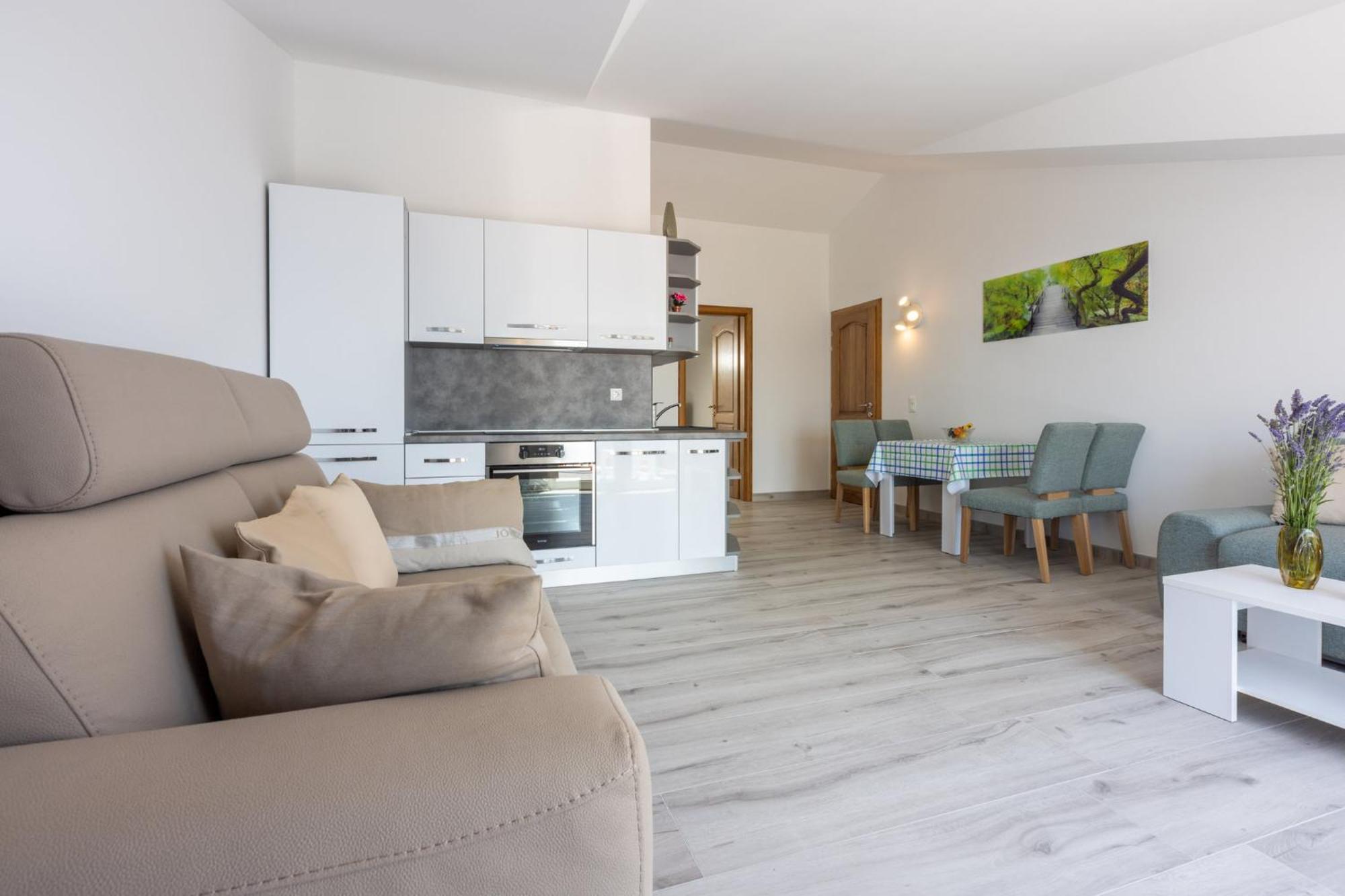 Apartments Sunshine D ซริกเวนิซา ภายนอก รูปภาพ