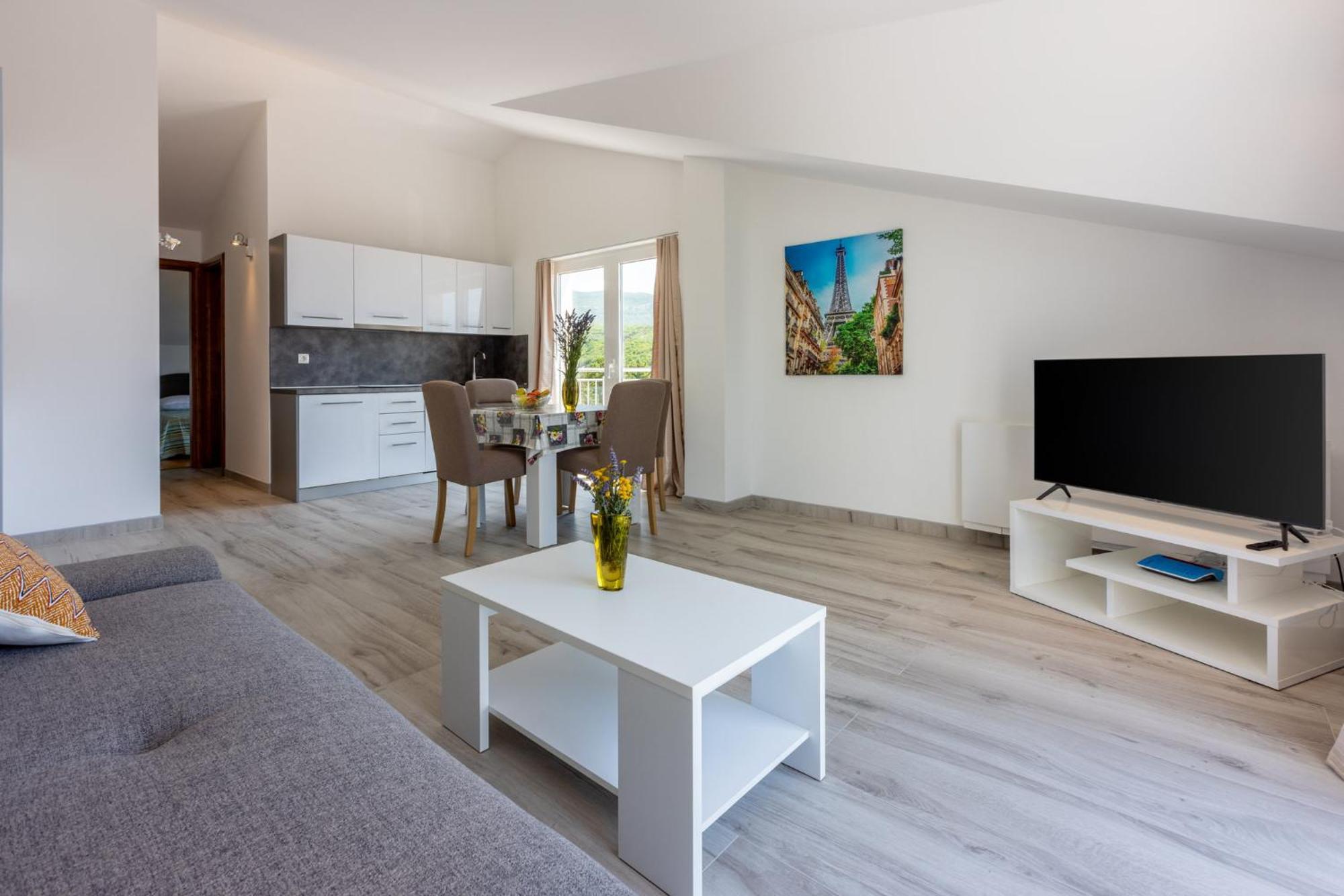 Apartments Sunshine D ซริกเวนิซา ภายนอก รูปภาพ